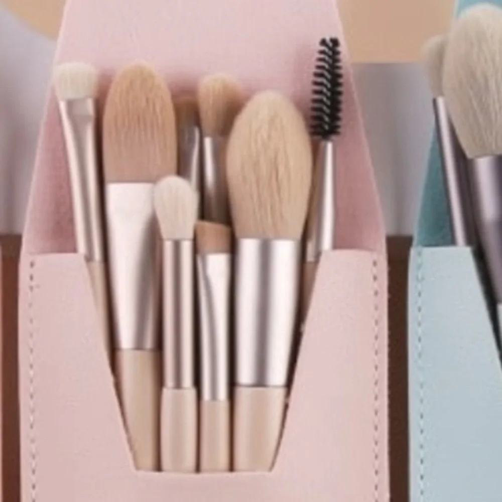 Makeup Brushes & 8 Pc.travel set